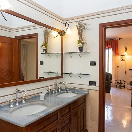 House-charme Degli Dei Holidays In Amalfi Coast شقة أَجيرولا