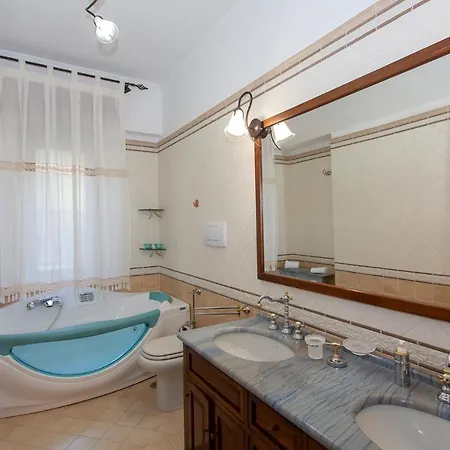 House-charme Degli Dei Holidays In Amalfi Coast شقة أَجيرولا
